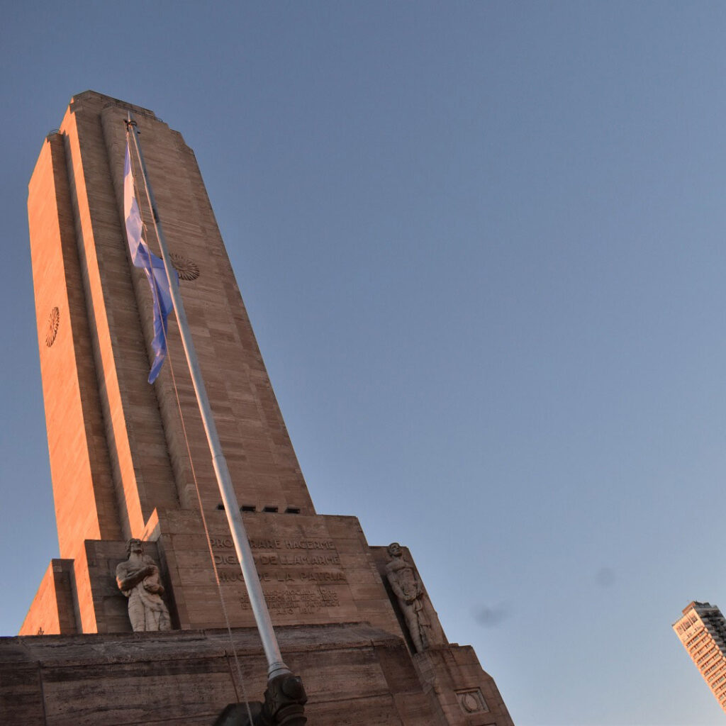 Sumate! Icemos la Bandera y celebremos nuestro día