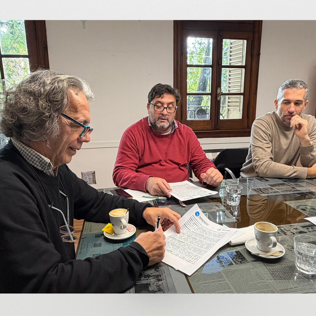 El CAUD2 firmó un convenio con una APP que facilita y organiza el trabajo en obra